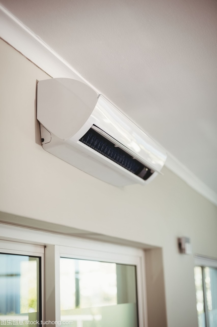 空調在墻壁上的安裝與使用